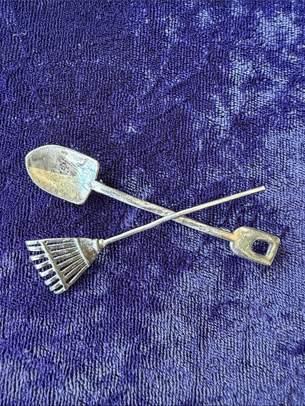 Vintage 925 sterling silver gardening tool pin brooch